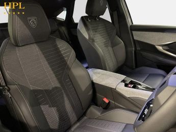 PEUGEOT E-3008 73kWh GT SUV 5dr Electric Auto (210 ps)