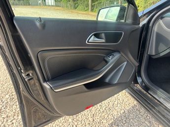 MERCEDES-BENZ A CLASS 1.6 A180 Sport Edition Hatchback 5dr Petrol 7G-DCT Euro 6 (s/s) 