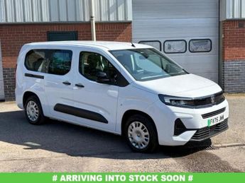 Vauxhall Combo Life 52kWh Design XL MPV 5dr Electric Auto (11kW Charger) (136 ps)