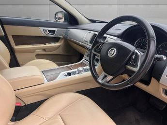 JAGUAR XF 3.0d V6 Luxury Saloon 4dr Diesel Auto Euro 5 (s/s) (240 ps)