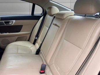 JAGUAR XF 3.0d V6 Luxury Saloon 4dr Diesel Auto Euro 5 (s/s) (240 ps)