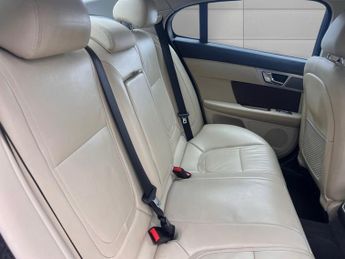 JAGUAR XF 3.0d V6 Luxury Saloon 4dr Diesel Auto Euro 5 (s/s) (240 ps)