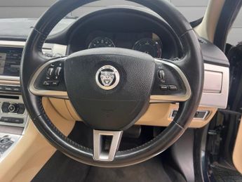 JAGUAR XF 3.0d V6 Luxury Saloon 4dr Diesel Auto Euro 5 (s/s) (240 ps)
