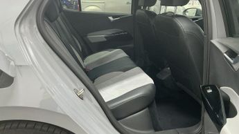 VOLKSWAGEN ID.3 Pro Performance 58kWh Life Hatchback 5dr Electric Auto (204 ps)