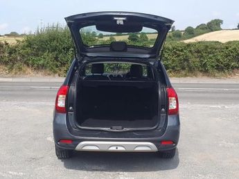 DACIA Logan MCV Stepway 0.9 TCe SE Summit Estate 5dr Petrol Manual Euro 6 (s/s) (90 ps)