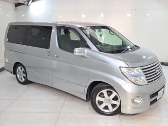 NISSAN ELGRAND CAMPER VAN 2.5 
