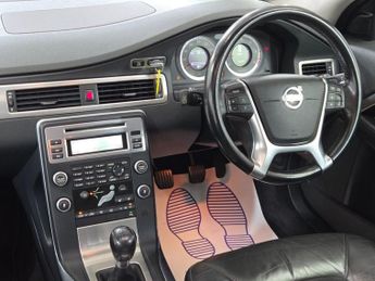 VOLVO V70 2.0 D3 SE Estate 5dr Diesel Manual Euro 5 (163 ps)