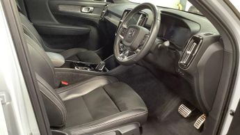 VOLVO XC40 1.5h T4 Recharge 10.7kWh R-Design SUV 5dr Petrol Plug-in Hybrid 