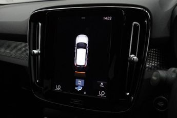VOLVO XC40 1.5h T4 Recharge 10.7kWh R-Design SUV 5dr Petrol Plug-in Hybrid 