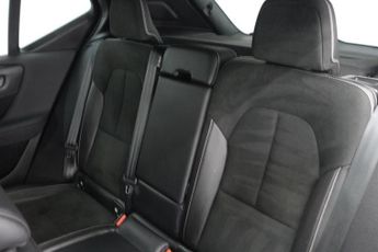 VOLVO XC40 1.5h T4 Recharge 10.7kWh R-Design SUV 5dr Petrol Plug-in Hybrid 