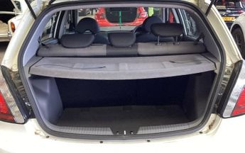 KIA RIO 1.4 2 IPD Hatchback 5dr Petrol Manual (139 g/km, 95 bhp)