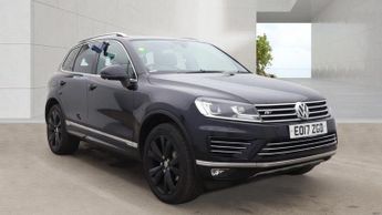 Volkswagen Touareg 3.0 TDI V6 BlueMotion Tech R-Line SUV 5dr Diesel Tiptronic 4WD E