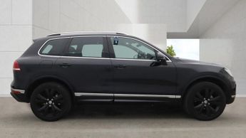 VOLKSWAGEN TOUAREG 3.0 TDI V6 BlueMotion Tech R-Line SUV 5dr Diesel Tiptronic 4WD E