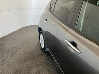 NISSAN LEAF 30kWh Acenta Hatchback 5dr Electric Auto (109 bhp)