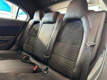 MERCEDES-BENZ A-CLASS 1.6 A200 AMG Line (Premium) Hatchback 5dr Petrol 7G-DCT Euro 6 (