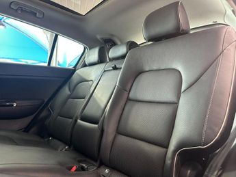 KIA SPORTAGE 2.0 CRDi KX-4 SUV 5dr Diesel Auto AWD Euro 6 (182 bhp)