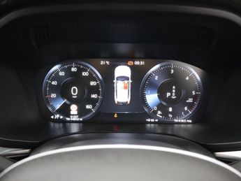VOLVO XC60 2.0 B5 MHEV R-Design Pro SUV 5dr Diesel Hybrid Auto AWD Euro 6 (