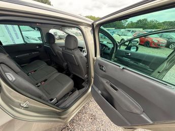 PEUGEOT 5008 1.6 e-HDi Allure MPV 5dr Diesel EGC Euro 5 (s/s) (115 ps)