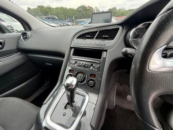 PEUGEOT 5008 1.6 e-HDi Allure MPV 5dr Diesel EGC Euro 5 (s/s) (115 ps)