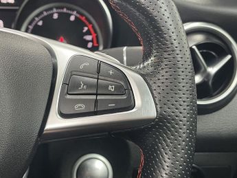 MERCEDES-BENZ GLA 1.6 GLA200 AMG Line Edition (Plus) SUV 5dr Petrol 7G-DCT Euro 6 