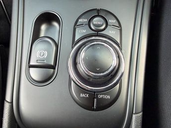 MINI COUNTRYMAN 1.5 Cooper Classic SUV 5dr Petrol Steptronic Euro 6 (s/s) (136 p