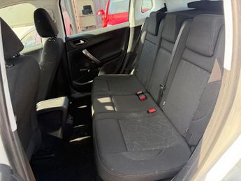 PEUGEOT 2008 1.6 e-HDi Active SUV 5dr Diesel EGC Euro 5 (s/s) (92 ps)