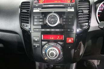 KIA VENGA 1.6 3 MPV 5dr Petrol Auto Euro 5 (Sat Nav) (123 bhp)