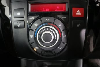 KIA VENGA 1.6 3 MPV 5dr Petrol Auto Euro 5 (Sat Nav) (123 bhp)