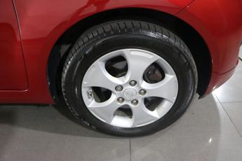 KIA VENGA 1.6 3 MPV 5dr Petrol Auto Euro 5 (Sat Nav) (123 bhp)