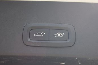 VOLVO XC40 1.5h T5 Recharge 10.7kWh Ultimate Dark SUV 5dr Petrol Plug-in Hy