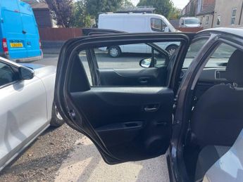 TOYOTA YARIS 1.33 Dual VVT-i TR Hatchback 5dr Petrol Multidrive S Euro 5 (101