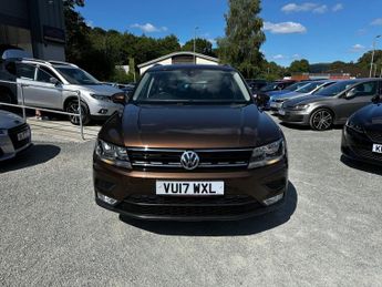 VOLKSWAGEN TIGUAN 2.0 TDI BlueMotion Tech SE Navigation SUV 5dr Diesel DSG Euro 6 