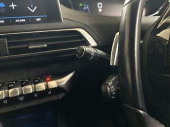 PEUGEOT 5008 1.2 PureTech GPF Allure SUV 5dr Petrol EAT Euro 6 (s/s) (130 ps)
