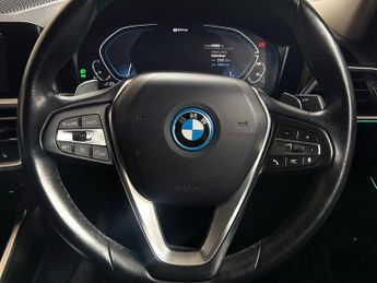 BMW 3 SERIES 2.0 330e 12kWh SE Pro Saloon 4dr Petrol Plug-in Hybrid Auto Euro