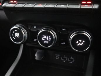 RENAULT ARKANA 1.6 E-TECH E-Tech engineered SUV 5dr Petrol Hybrid Auto 2WD Euro