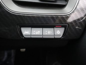 RENAULT ARKANA 1.6 E-TECH E-Tech engineered SUV 5dr Petrol Hybrid Auto 2WD Euro