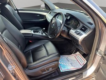 BMW 5 SERIES GRAN TURISMO 3.0 530d SE GT 5dr Diesel Auto Euro 6 (s/s) (258 ps)