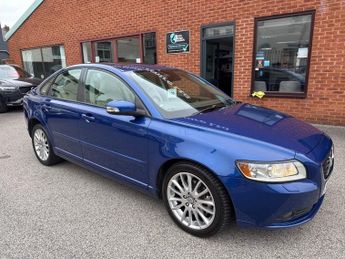 VOLVO S40 2.0D SE Lux Saloon 4dr Diesel Manual Euro 4 (136 ps)