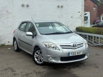 TOYOTA AURIS 1.4 D-4D Colour Collection Hatchback 5dr Diesel Manual Euro 5 (9