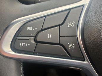 RENAULT CLIO 1.6 E-TECH techno Hatchback 5dr Petrol Hybrid Auto Euro 6 (s/s) 