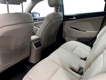 HYUNDAI TUCSON 2.0 CRDi Premium SE SUV 5dr Diesel Auto 4WD Euro 6 (136 ps)