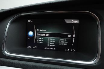 VOLVO V40 CROSS COUNTRY 1.5 T3 GPF Pro Hatchback 5dr Petrol Auto Euro 6 (s/s) (152 ps)