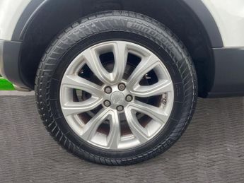 LAND ROVER RANGE ROVER EVOQUE 2.2 SD4 Pure Tech SUV 5dr Diesel Auto 4WD Euro 5 (s/s) (190 ps)