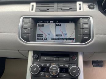 LAND ROVER RANGE ROVER EVOQUE 2.2 SD4 Pure Tech SUV 5dr Diesel Auto 4WD Euro 5 (s/s) (190 ps)