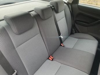 FORD FOCUS 1.6 LX Hatchback 5dr Petrol Manual (161 g/km, 113 bhp)