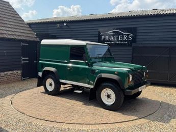 Land Rover Defender 90 2.5 TD5 Hard Top SUV 3dr Diesel Manual SWB (282 g/km, 120 bhp)