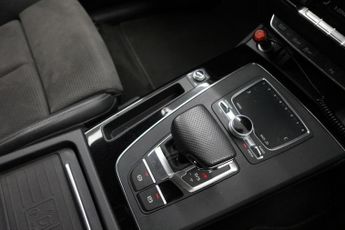 AUDI Q5 2.0 TDI 40 Black Edition SUV 5dr Diesel S Tronic quattro Euro 6 