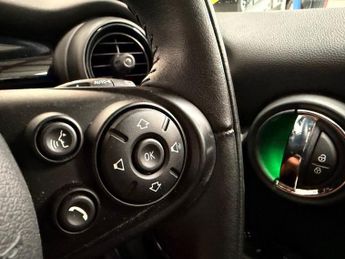MINI Electric Hatch Cooper SE 32.6kWh Level 2 Hatchback 3dr Electric Auto (184 ps)