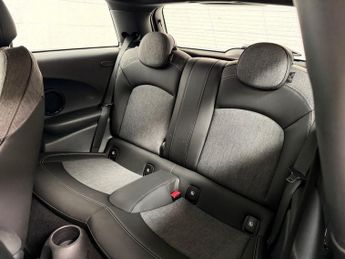 MINI Electric Hatch Cooper SE 32.6kWh Level 2 Hatchback 3dr Electric Auto (184 ps)