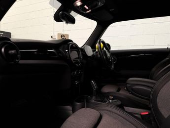 MINI Electric Hatch Cooper SE 32.6kWh Level 2 Hatchback 3dr Electric Auto (184 ps)